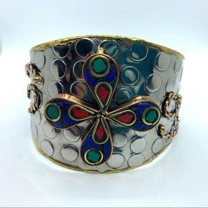 Western Mosaic Flower Accented Textured Cuff